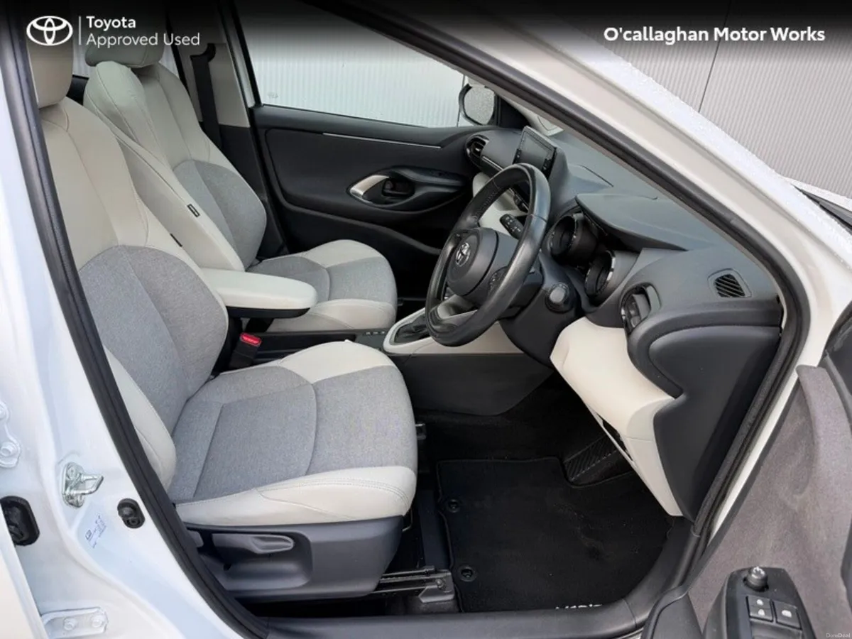 Toyota Yaris YARIS 1.5 HYBRID PLATINUM - Image 6
