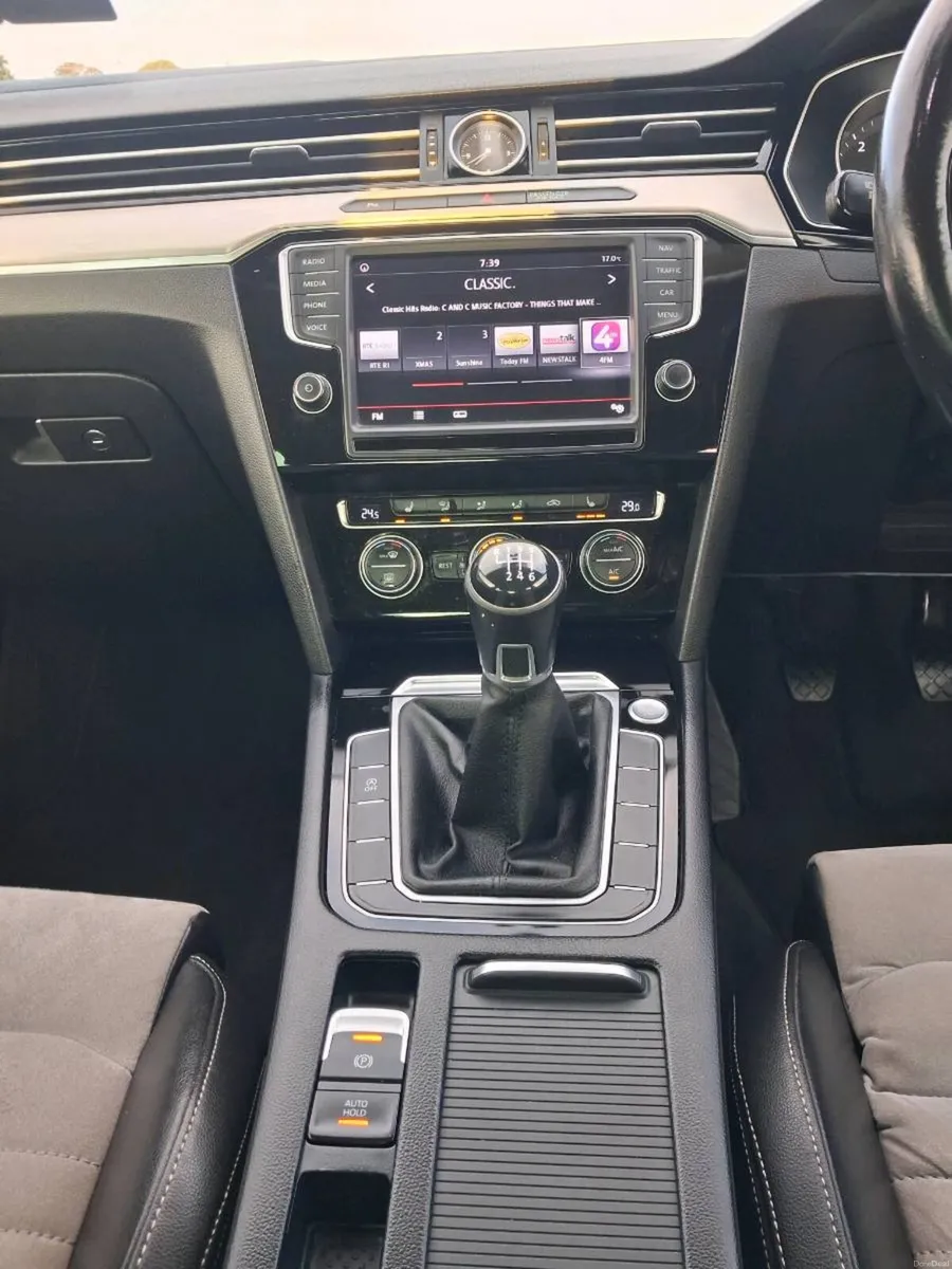 Car - Image 4