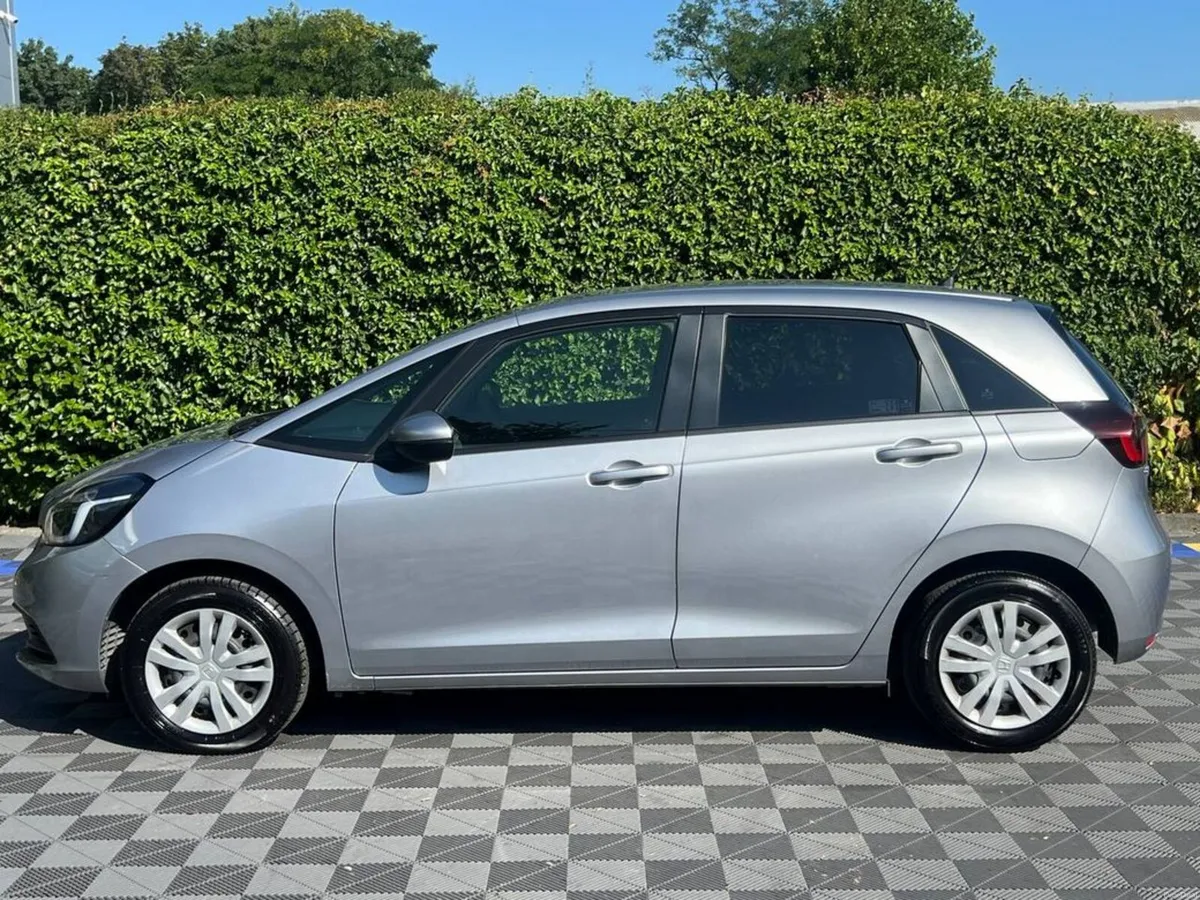 Honda Fit 1.5 HYBRID AUTO // REVERSE CAMERA // DIG - Image 3
