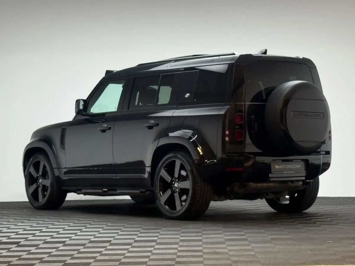 Land Rover Defender XS EDITION 110 P400E - Image 5