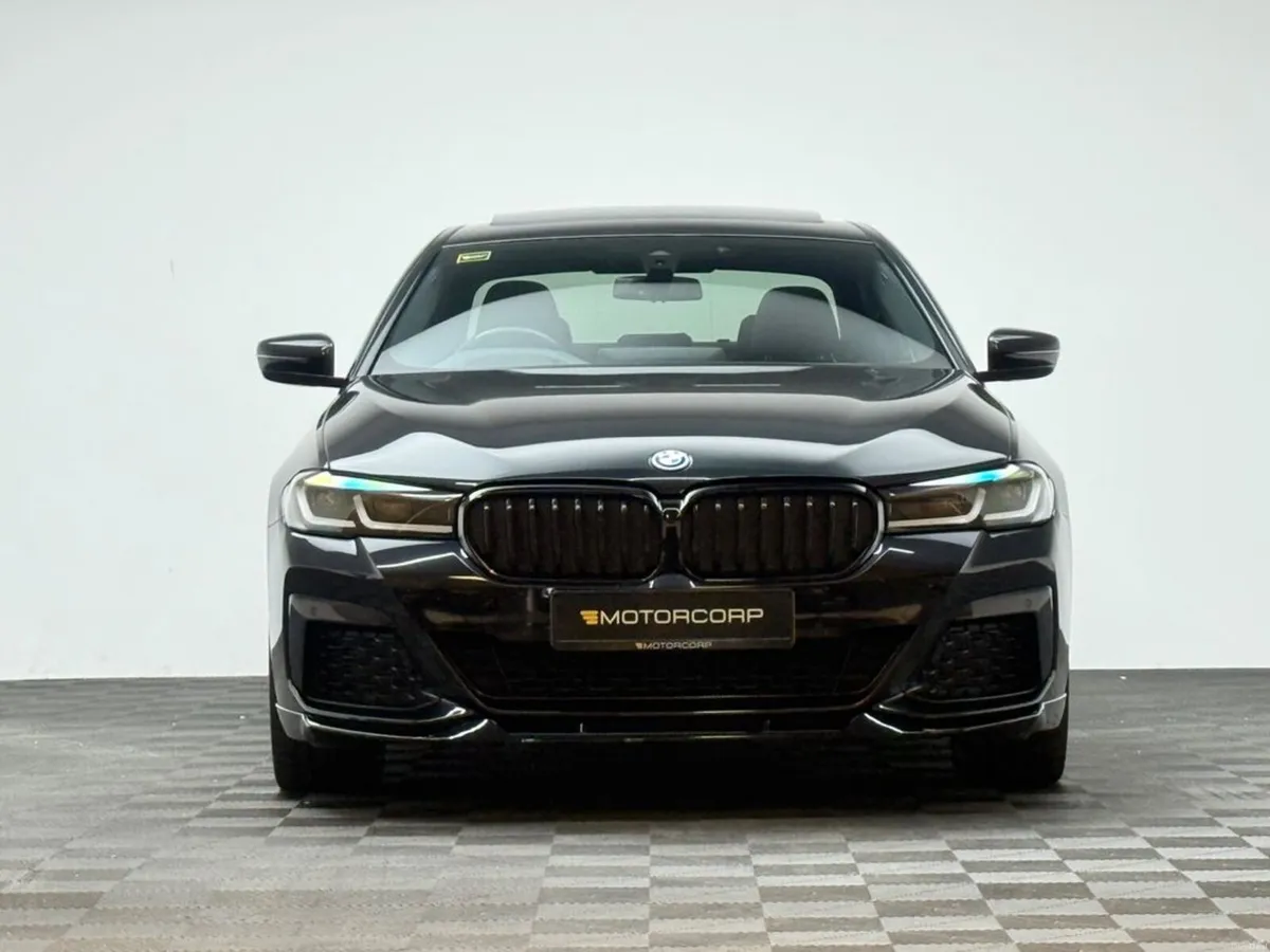 BMW 5-Series 530E M SPORT PRO XDRIVE *HUGE SPEC* - Image 2