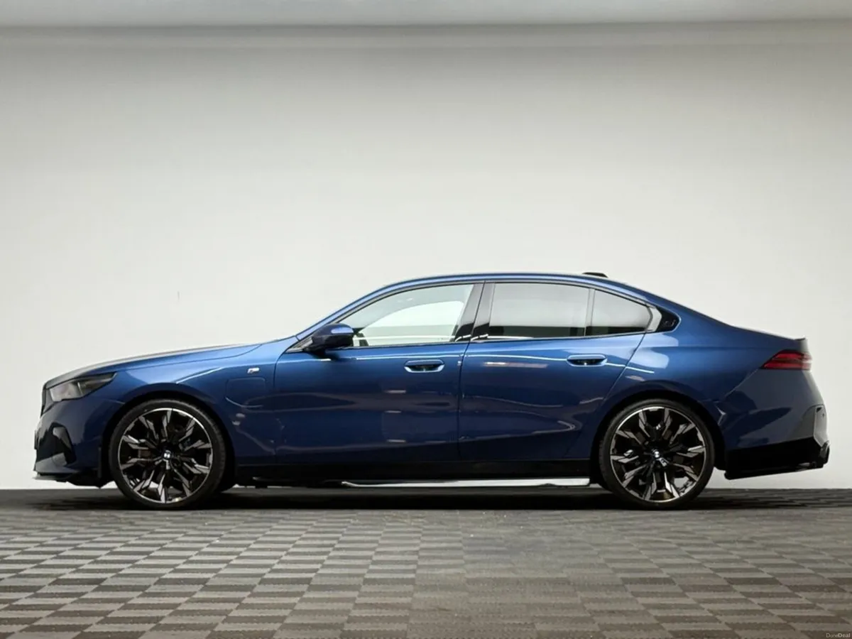 BMW 5-Series 530E M SPORT PRO - Image 4