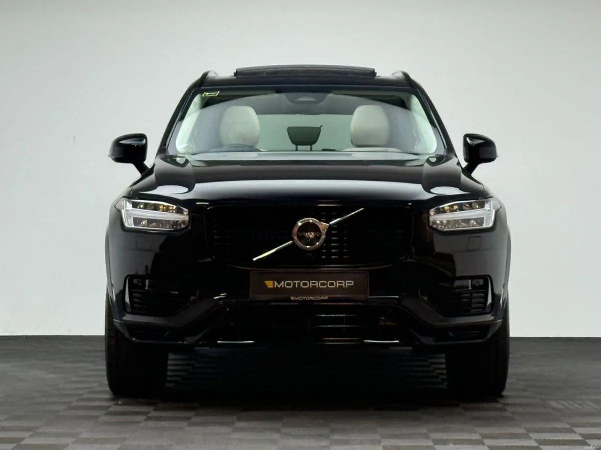 Volvo XC90 PLUS DARK T8 AWD PHEV *PAN ROOF* - Image 2