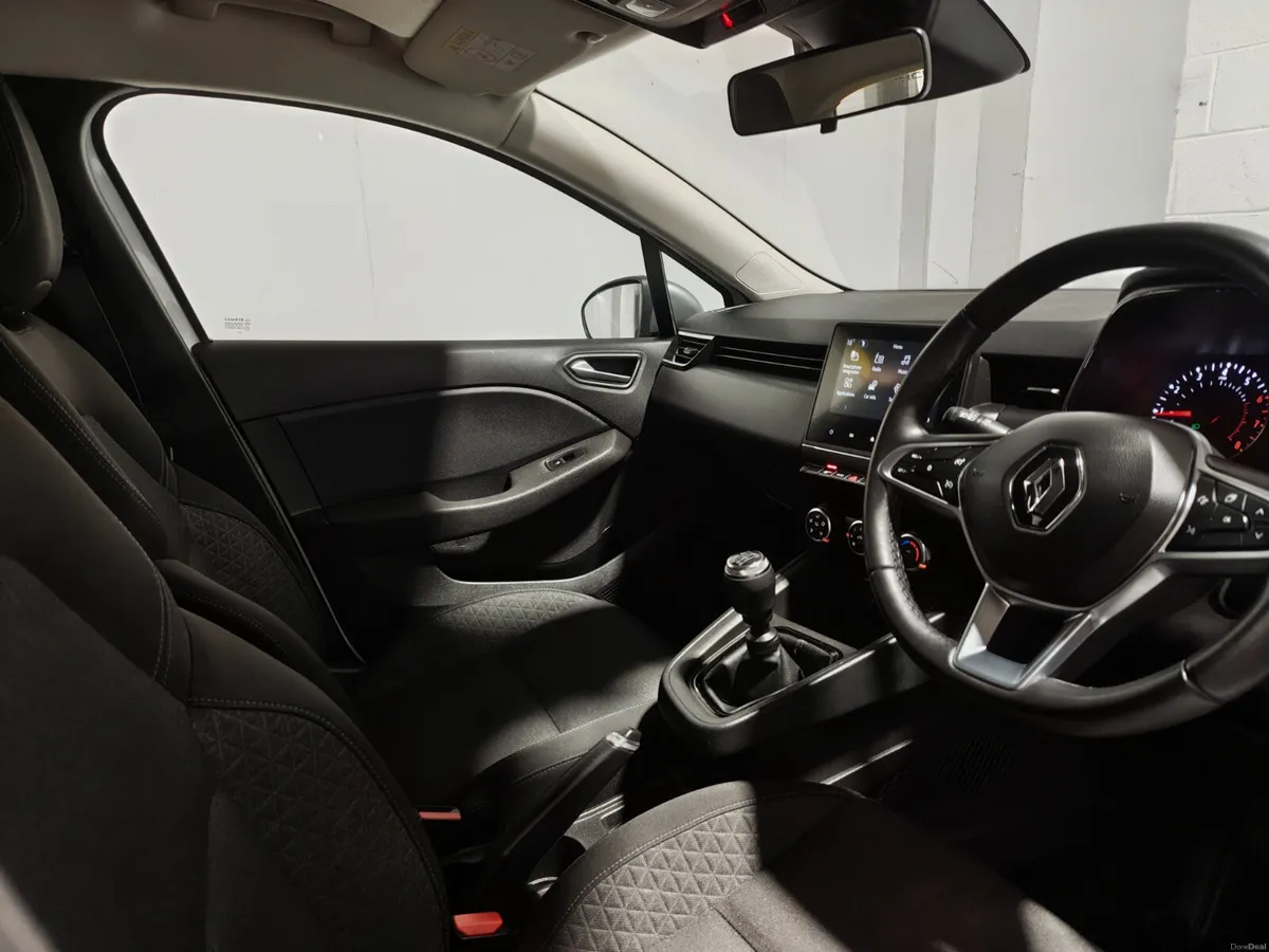 Renault Clio 2022 1.0 DYNAMIQUE SPEC 6 SPEED MODEL - Image 2