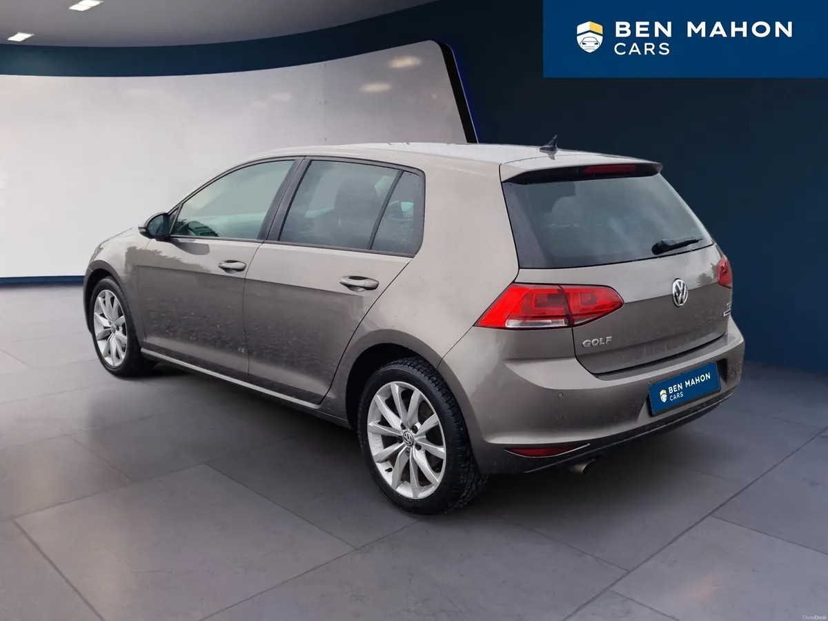 2015 Volkswagen Golf 1.6 TDI Highline – Metallic B - Image 3