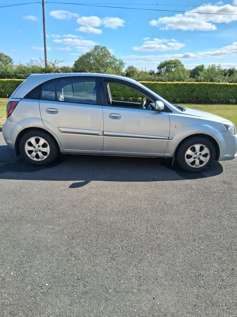 Kia Rio 2011 - Image 2