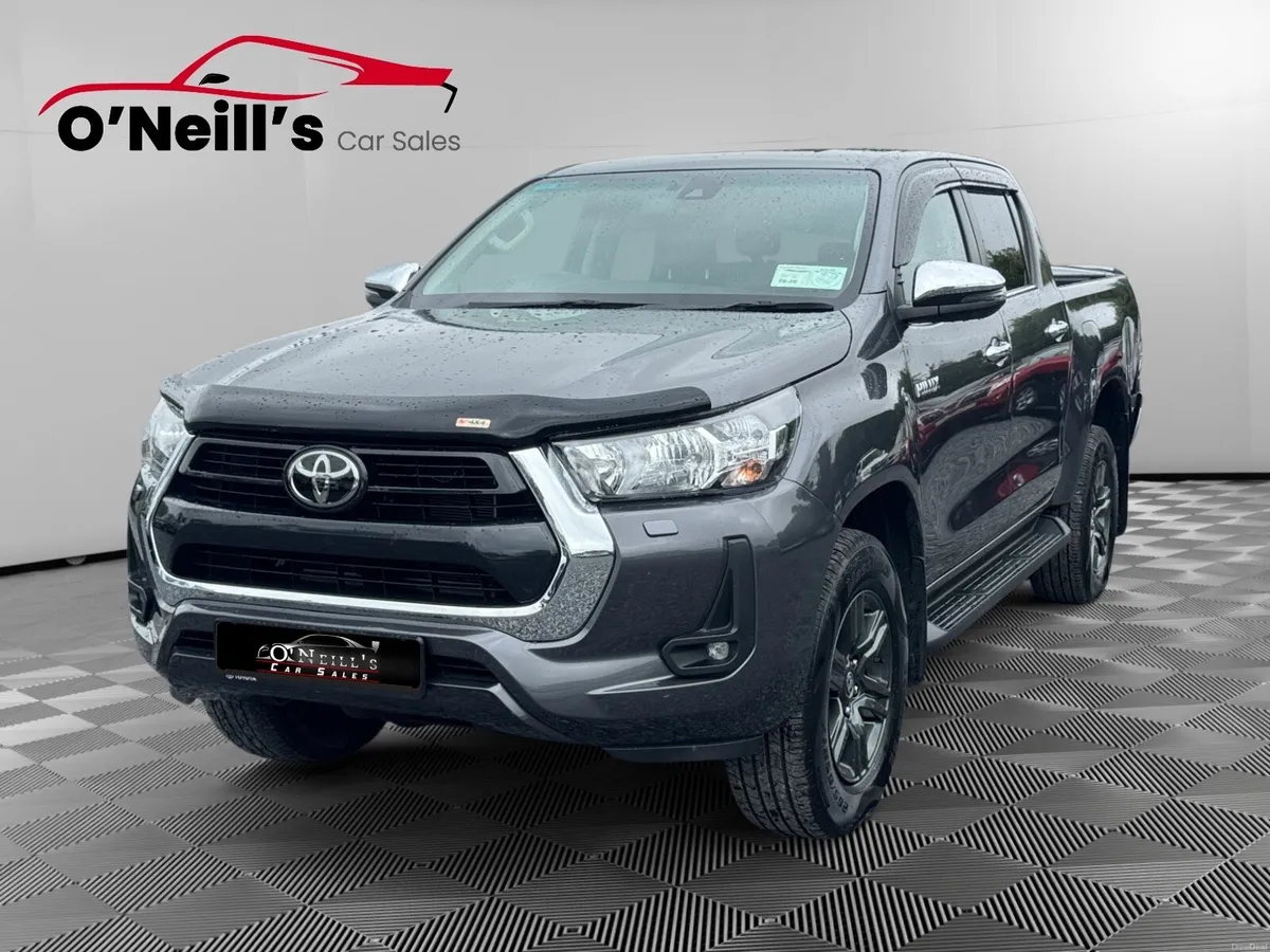 Toyota Hilux 2.8 SR5 MANUAL #448 - Image 1