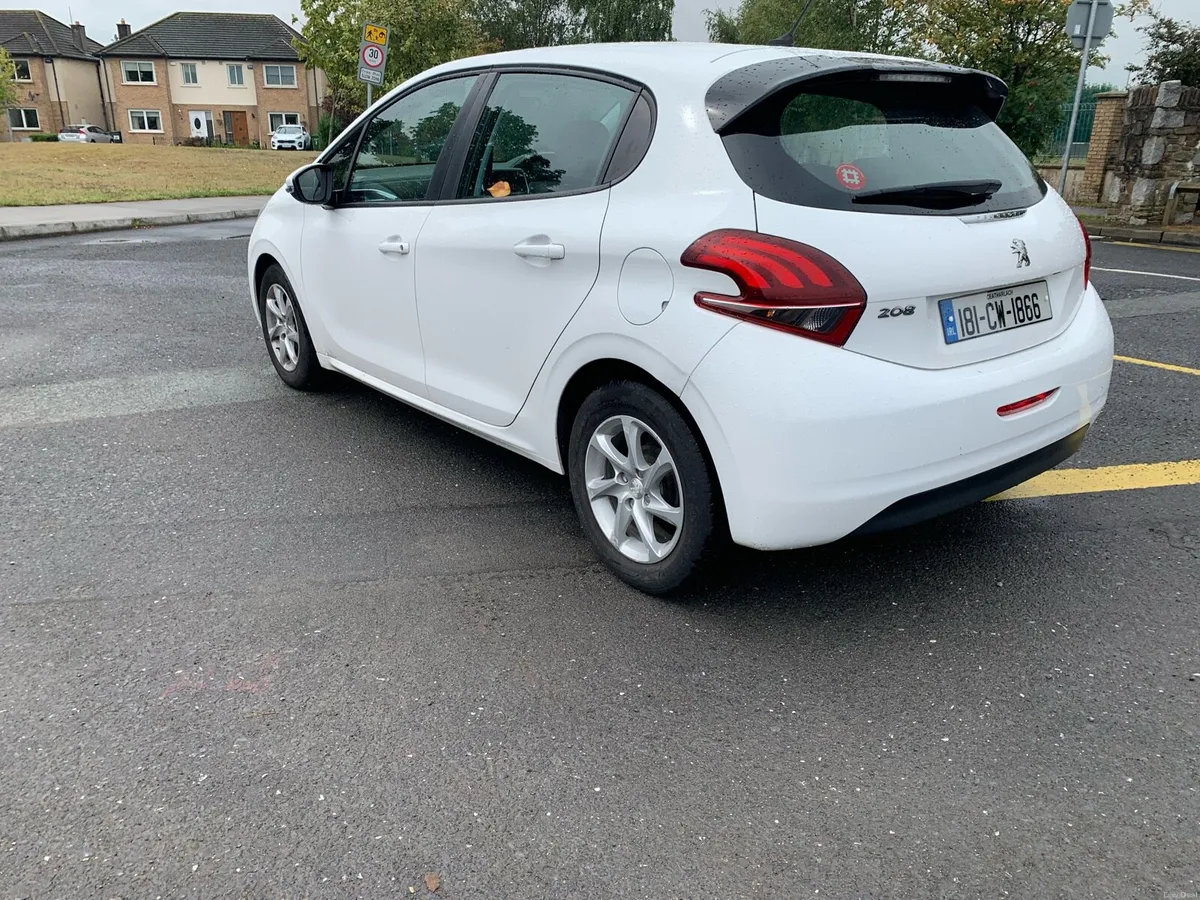 181 Peugeot 208 - Image 5