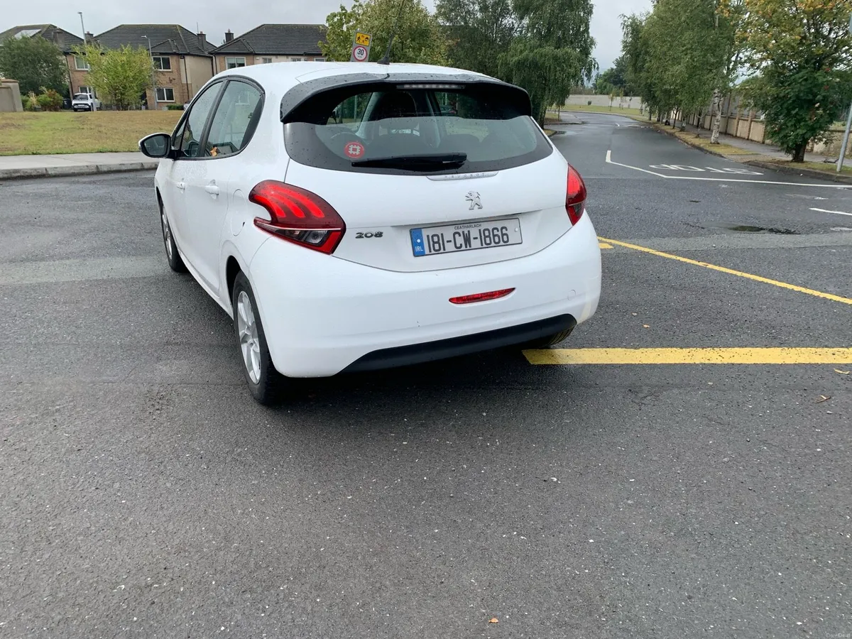 181 Peugeot 208 - Image 6