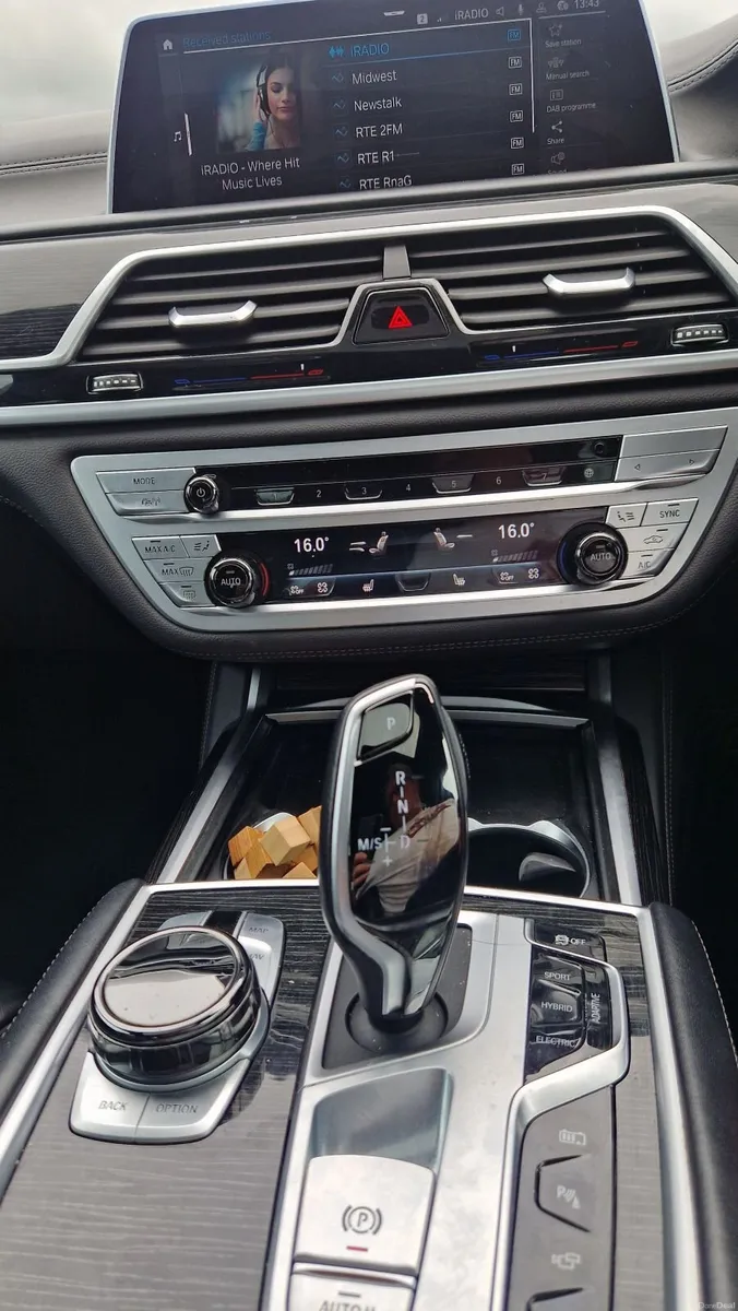 BMW 7-Series 2019 - Image 4