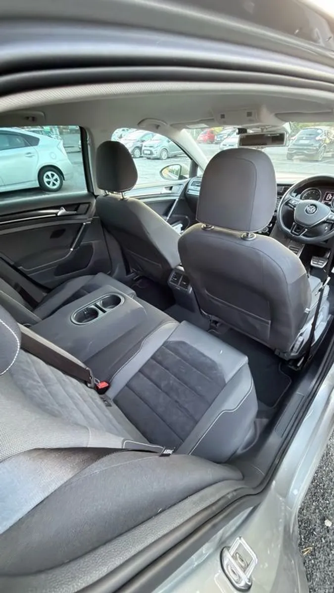 2014 Volkswagen Golf - Image 3