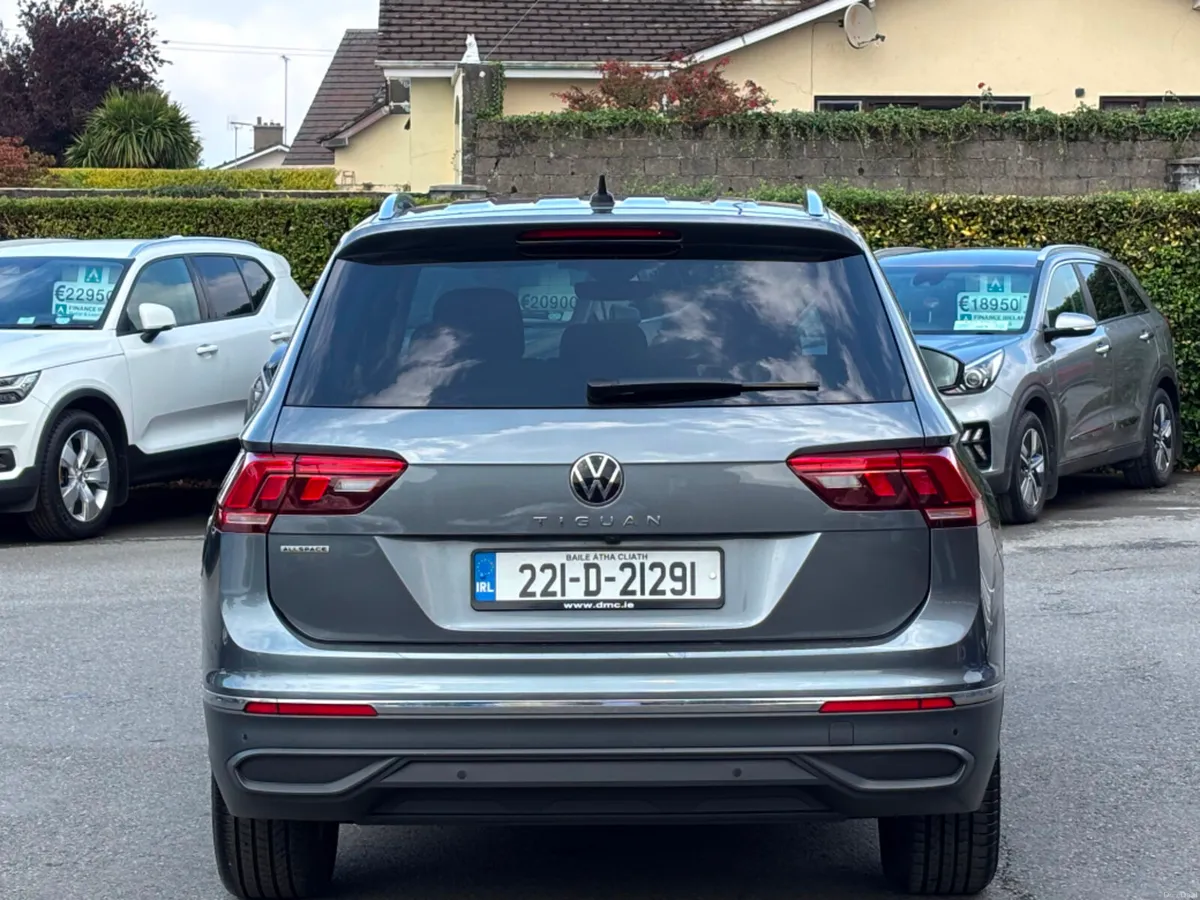 Volkswagen Tiguan ALLSPACE LIFE 2.0TDI 150BHP AUTO - Image 6