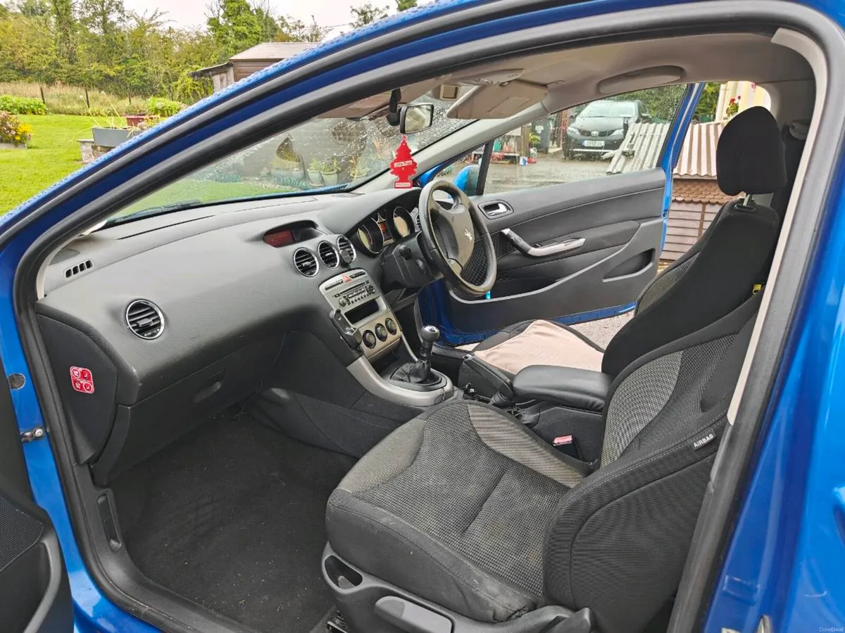 Car - Image 5