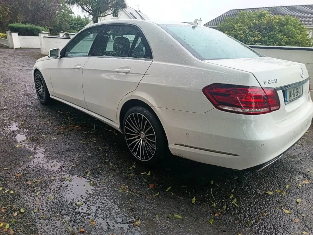 Mercedes E220 6 speed manual - Image 4