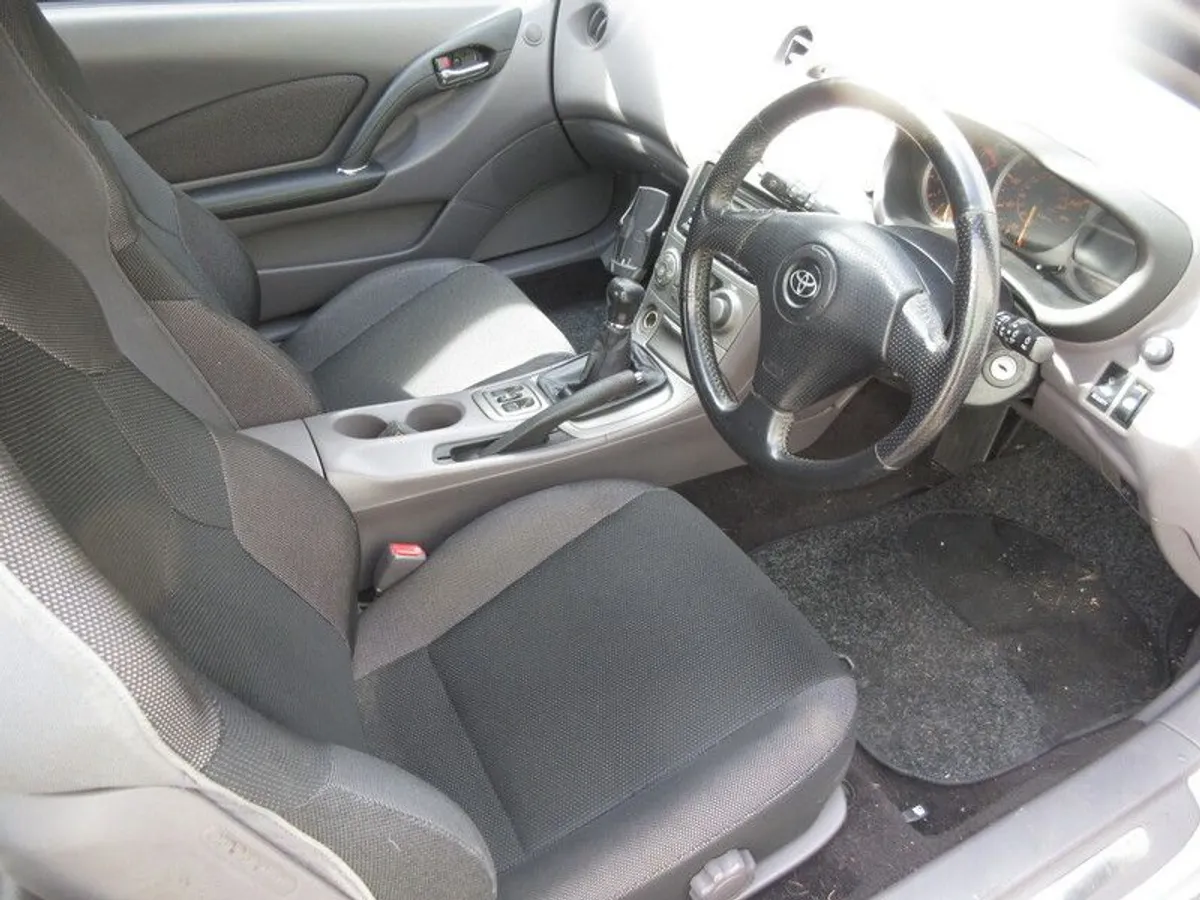 2000 Toyota Celica - Image 5