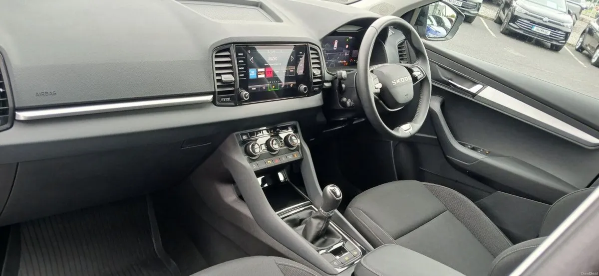 Skoda Karoq SELECTION 2.0TDI 115HP **APP CONNECT, - Image 3