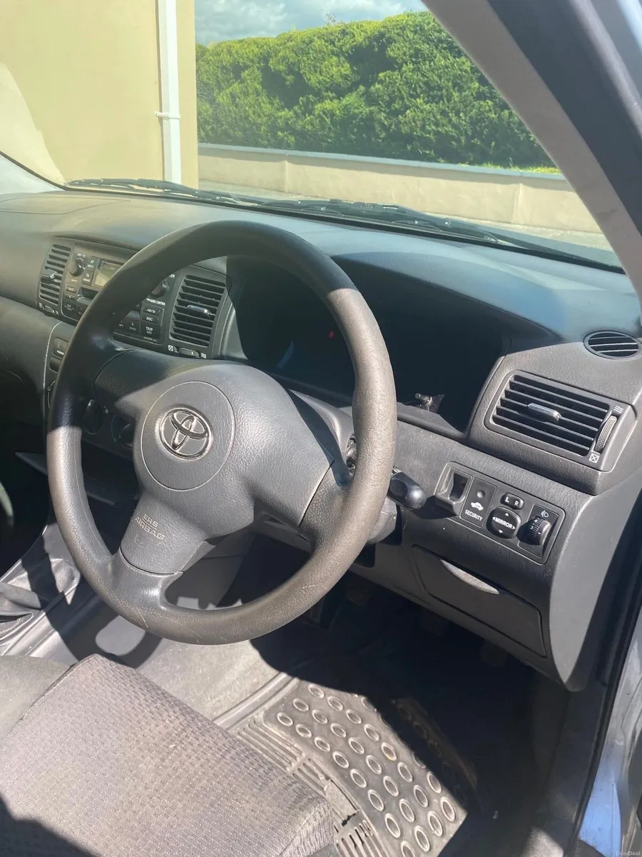 Toyota Corolla - Image 5