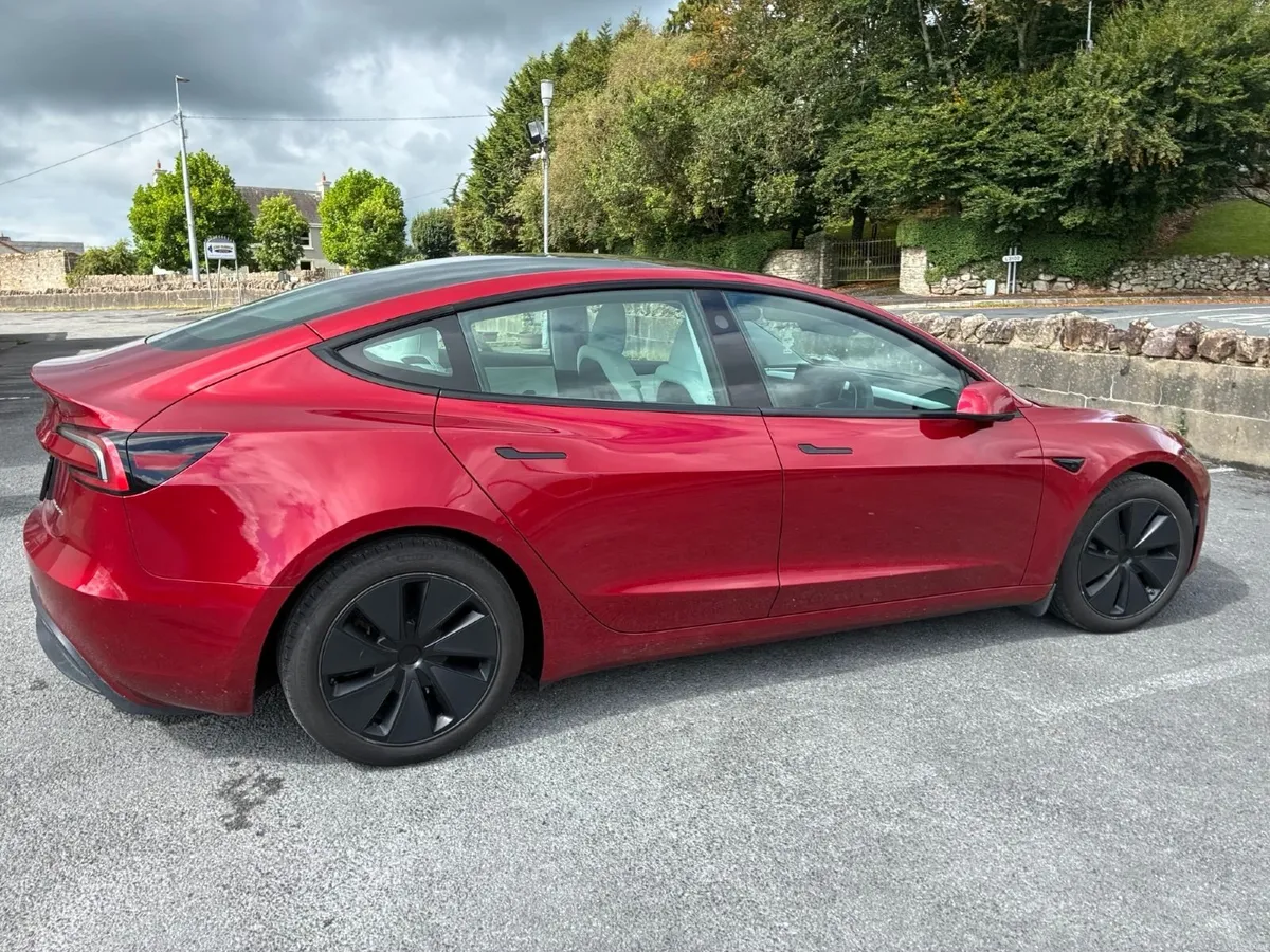 Tesla Model 3 2024 - Image 4