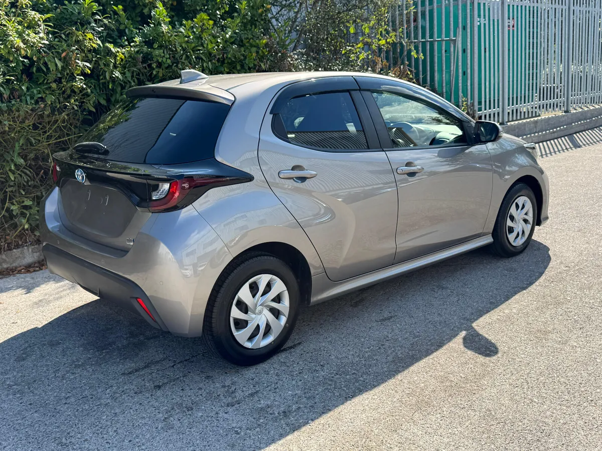 Toyota Yaris 1.5 Petrol Hybrid Automatic 2020 - Image 3