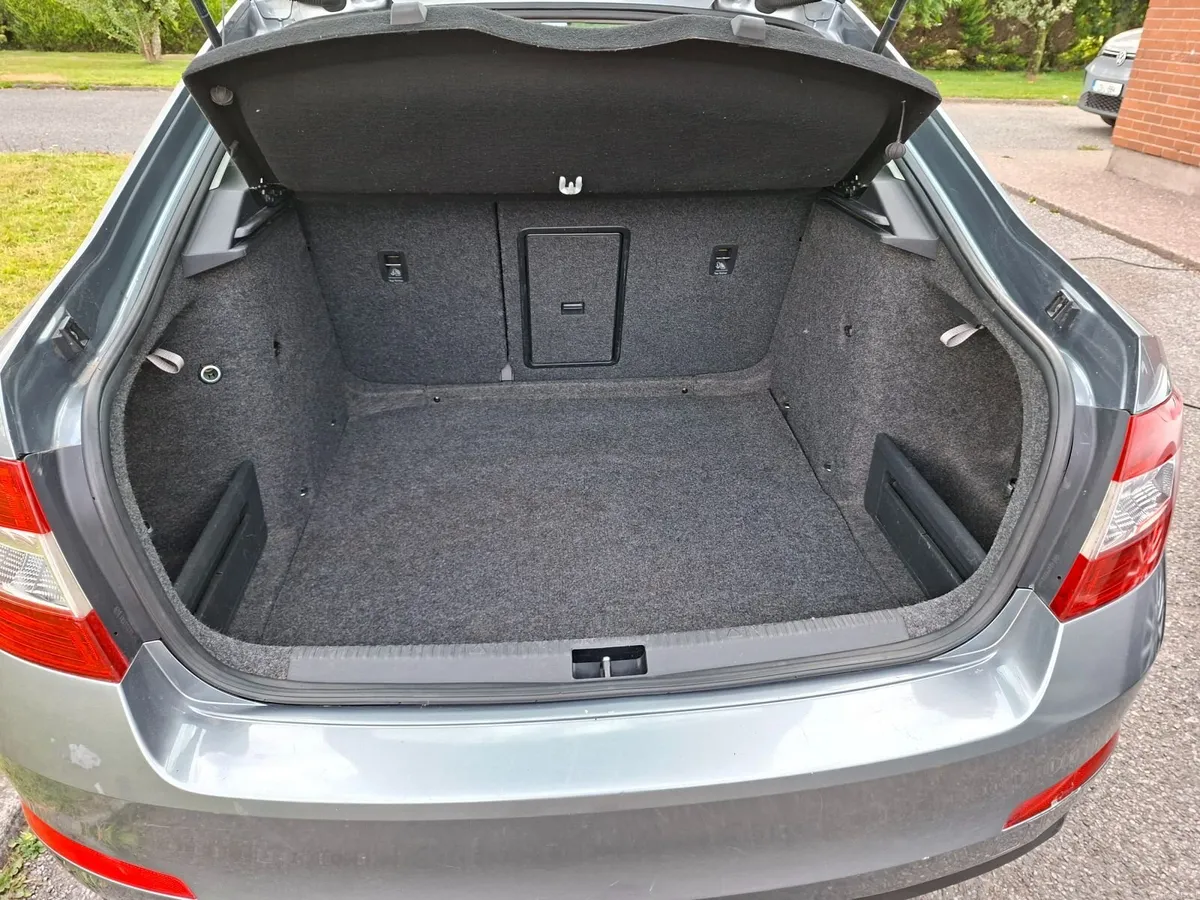 Skoda Octavia 2013 - Image 2