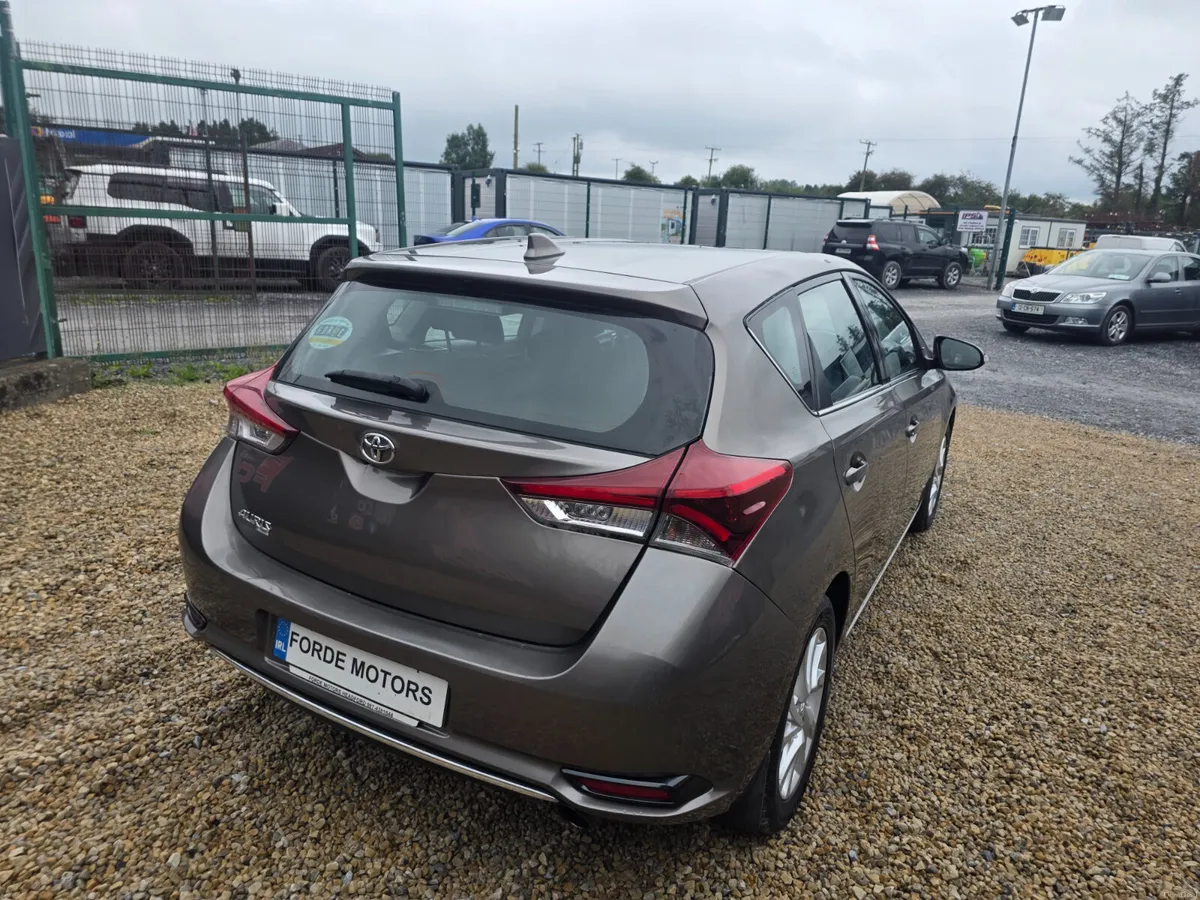 Toyota Auris 2017 - Image 4
