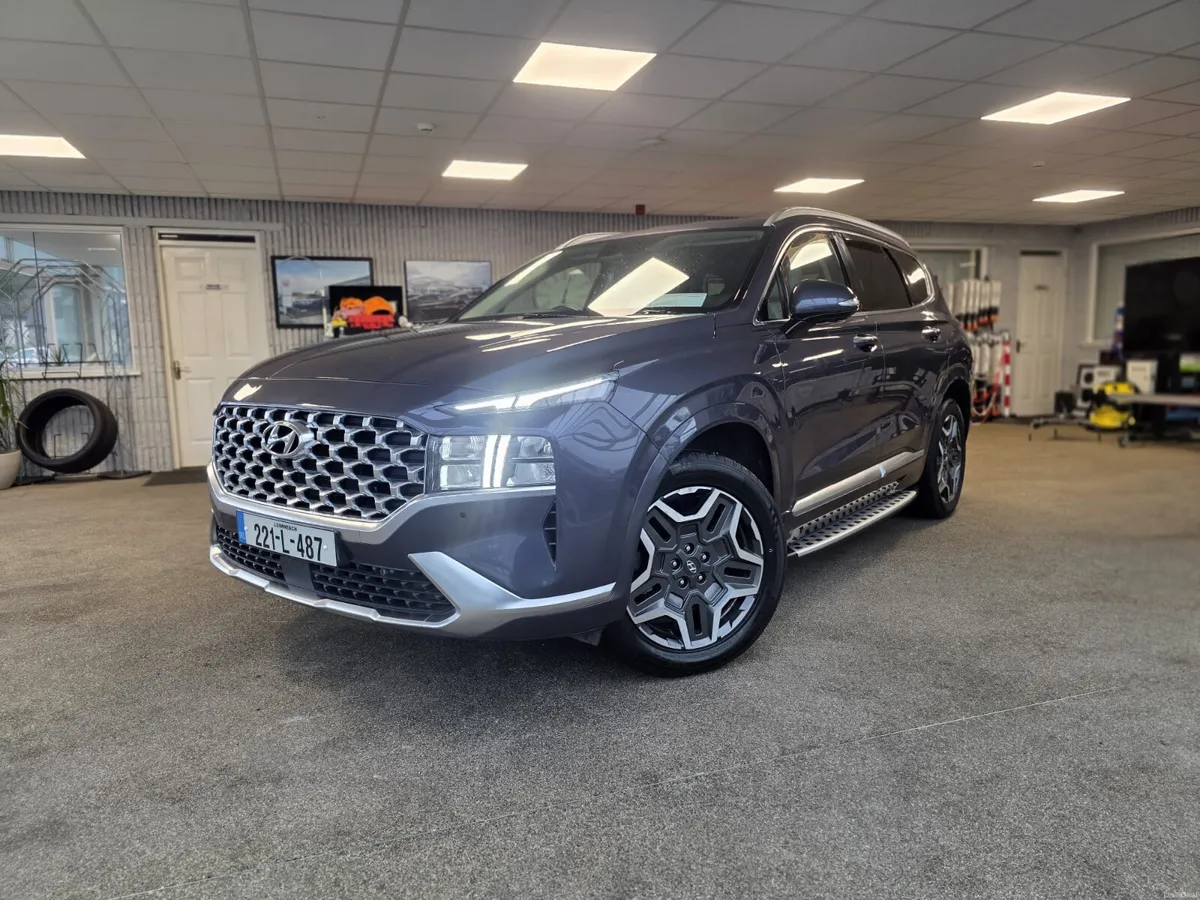 Hyundai Santa Fe 1.6 PHEV 4WD Executive 7S 2022 - Image 2