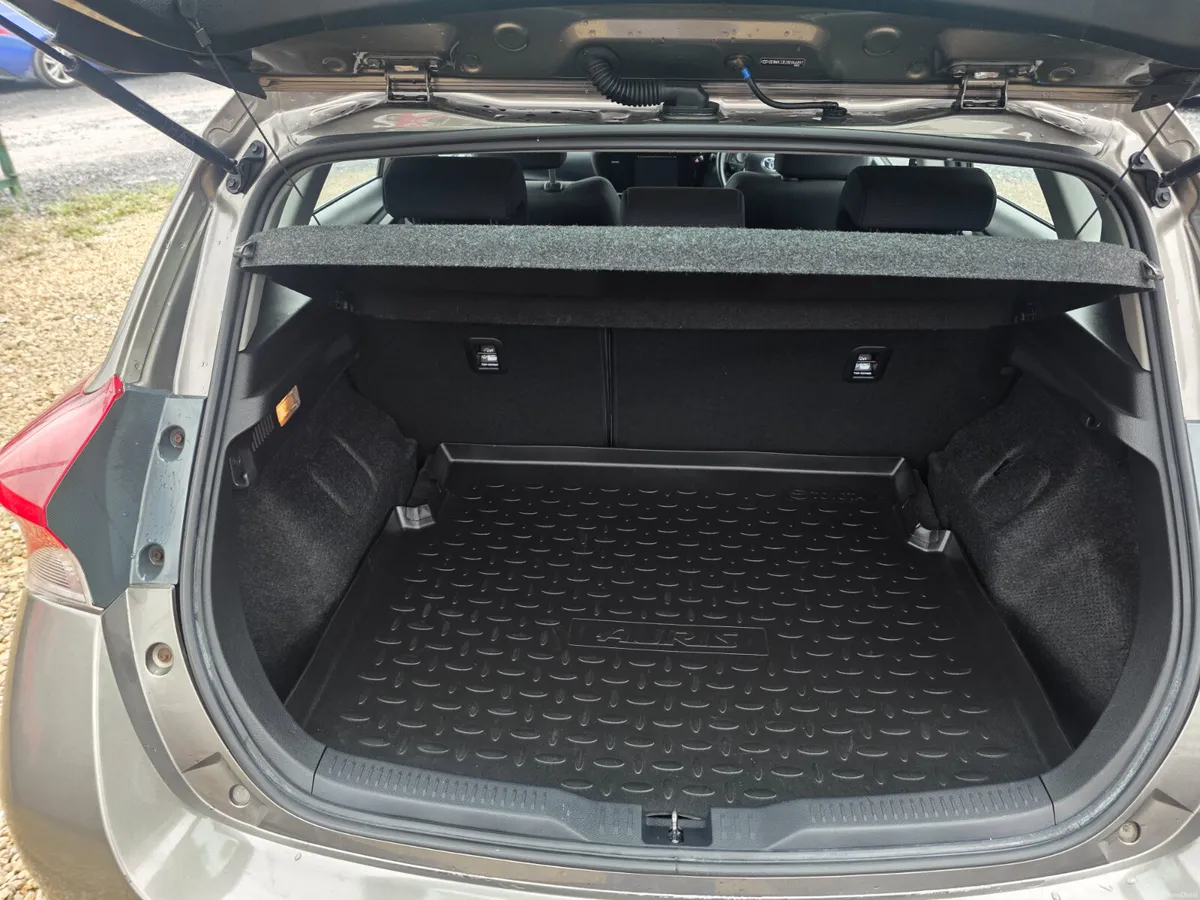 Toyota Auris 2017 - Image 6