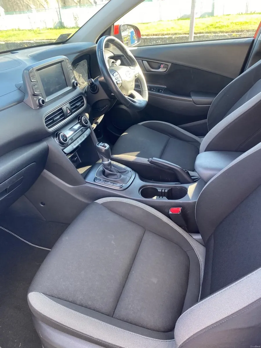 HYUNDAI KONA EXECUTIVE - Image 6