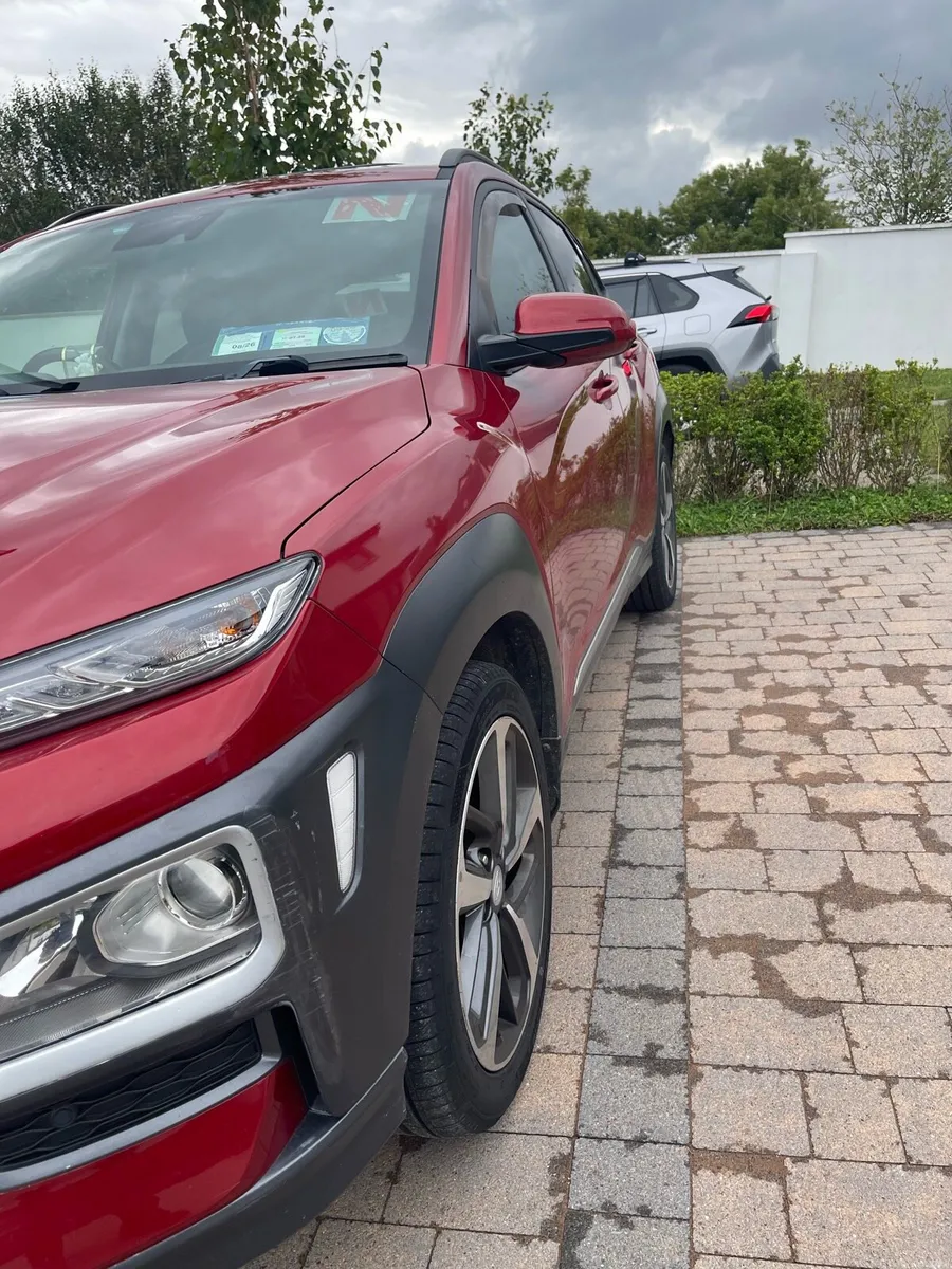 Hyundai Kona Automatic Premium 1.6 PETROl  New NCT - Image 3