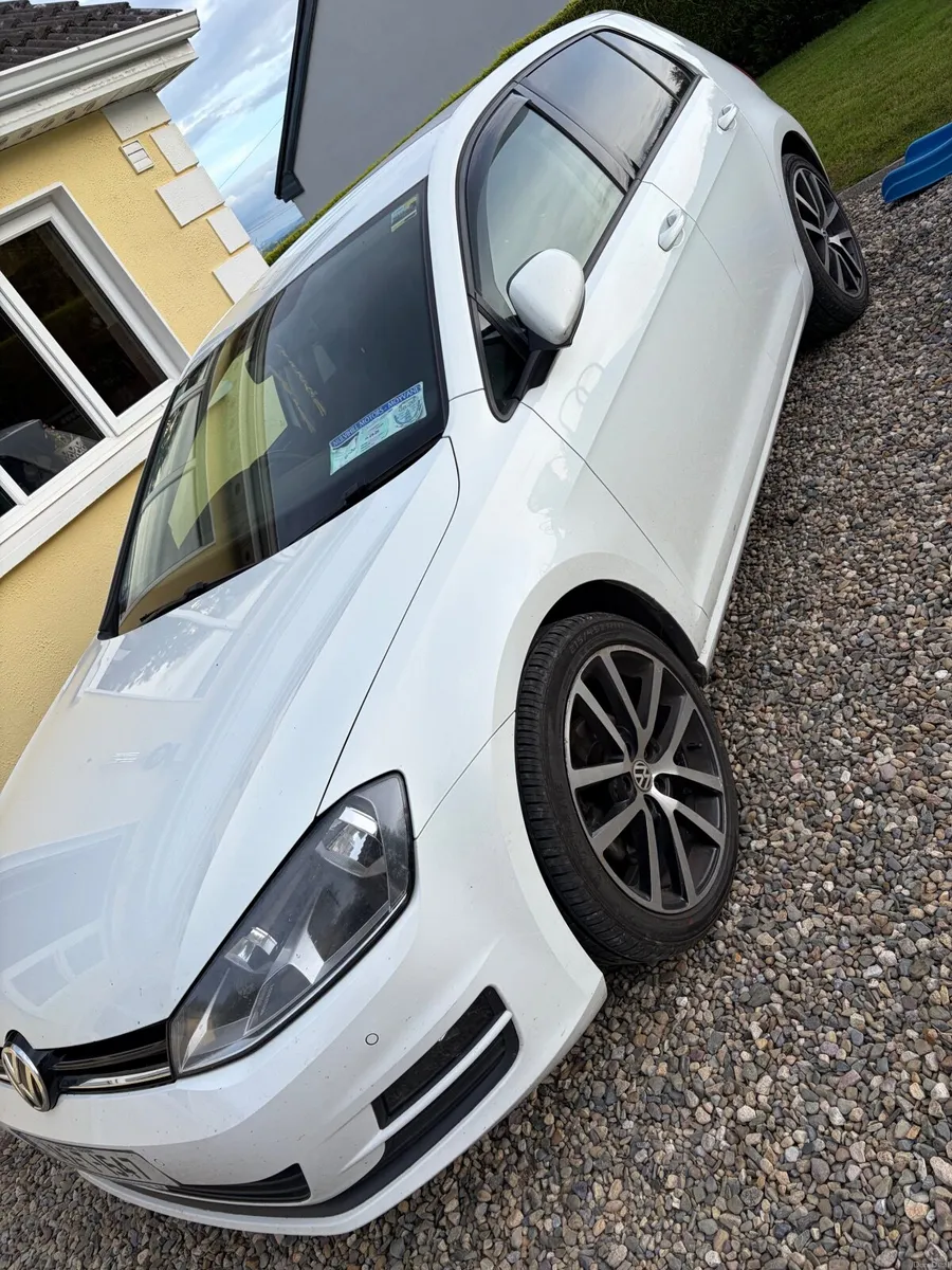 Volkswagen Golf 2014 - Image 2