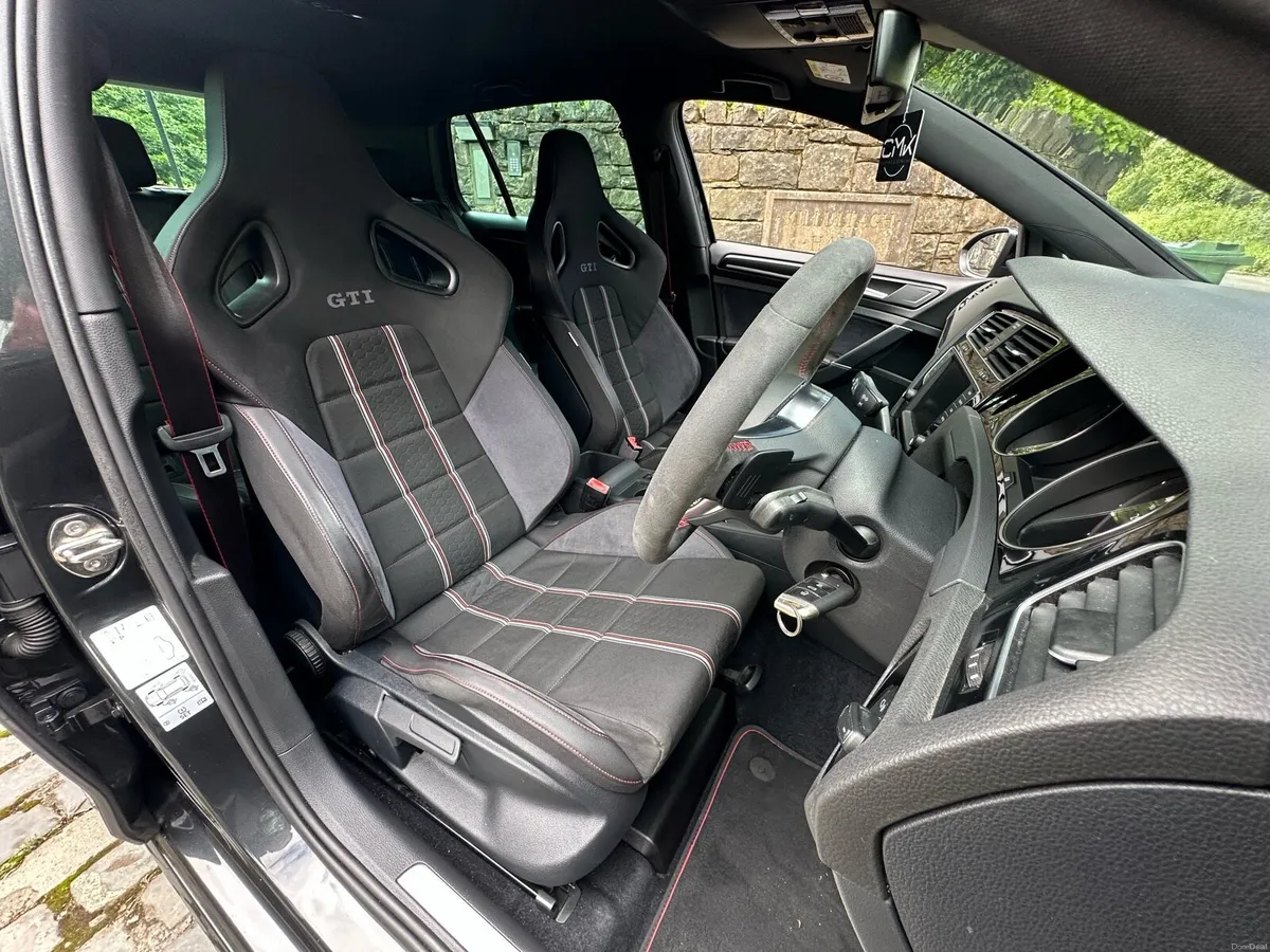 Volkswagen Golf GTI Clubsport 40 Track edition - Image 3