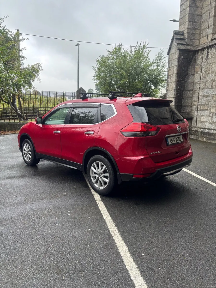 2019 Nissan X Trail 7 seater - Image 2