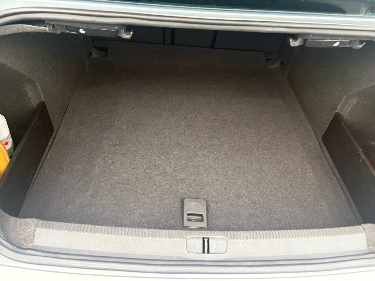 Volkswagen Passat - Image 6