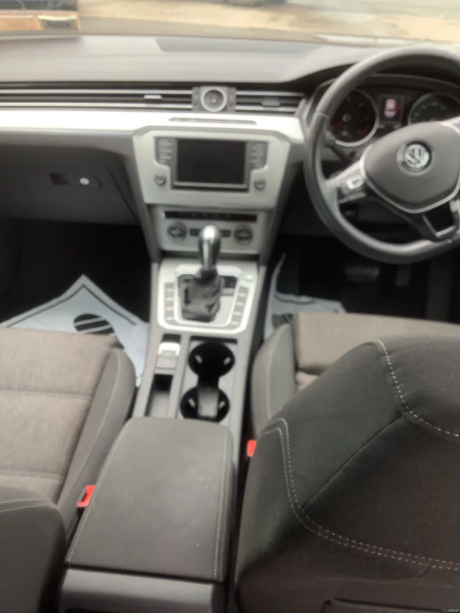 Volkswagen Passat 2017 - Image 6