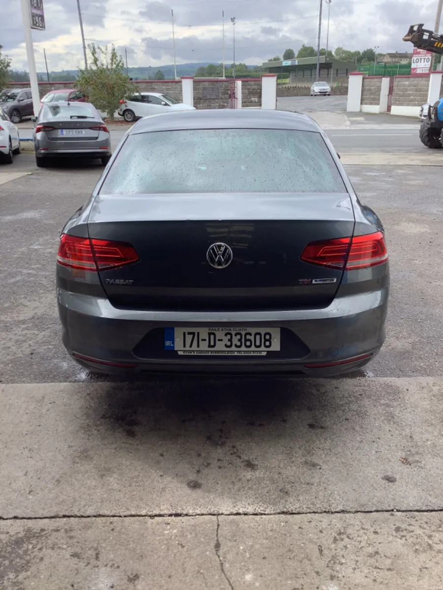 Volkswagen Passat 2017 - Image 4