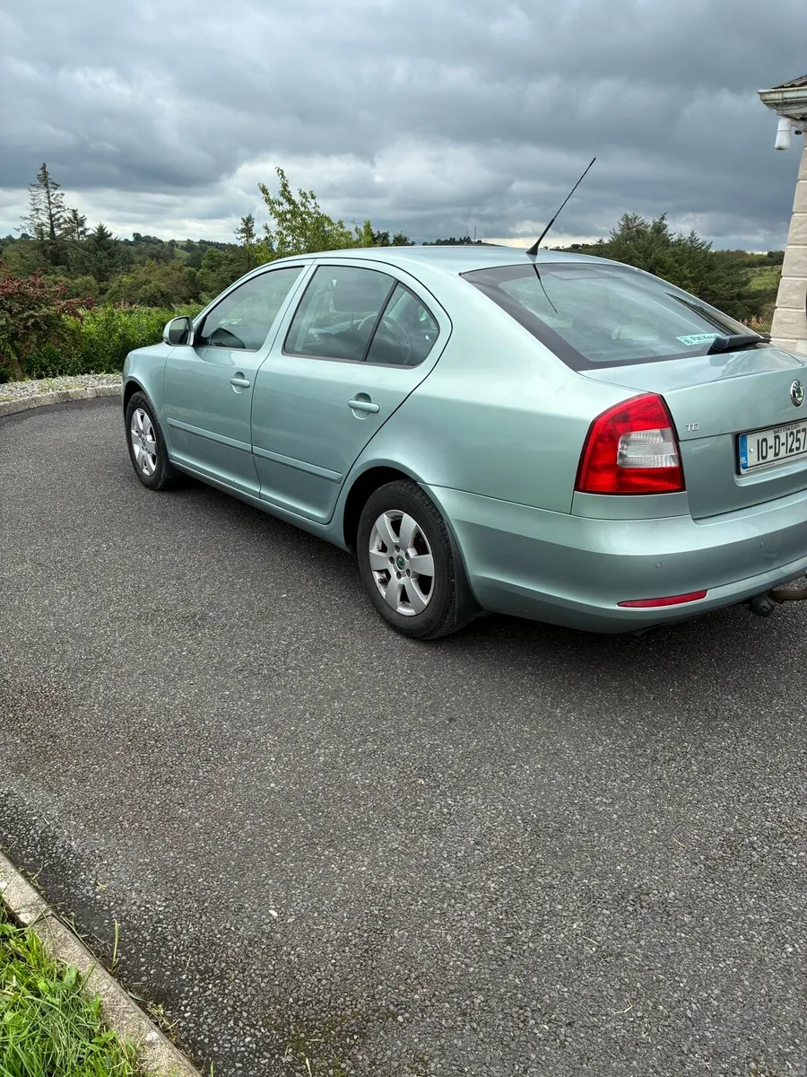 2010 Skoda - Image 4