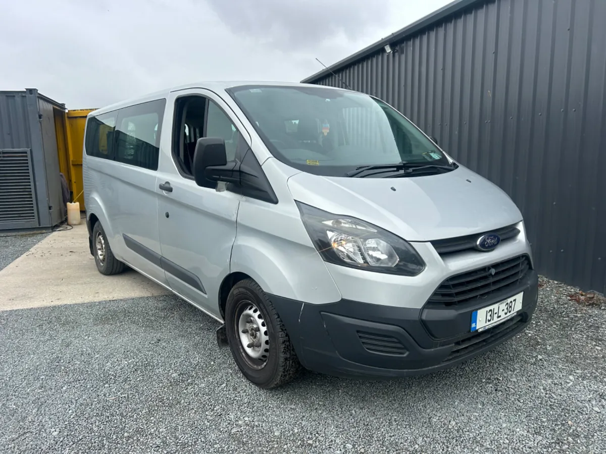 131 Ford Transit 8 seats remote wheelchair lift - Image 1