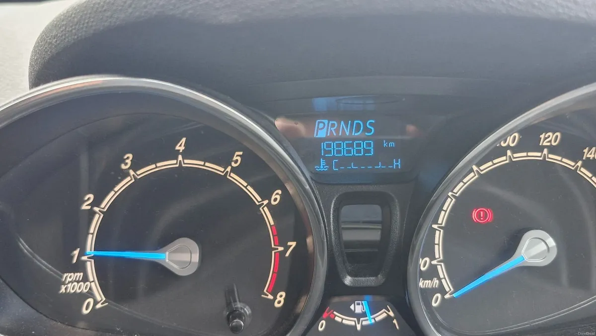 Ford Fiesta 2014 - Image 2