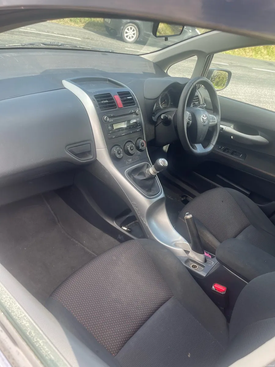 2011 Toyota auris - Image 6