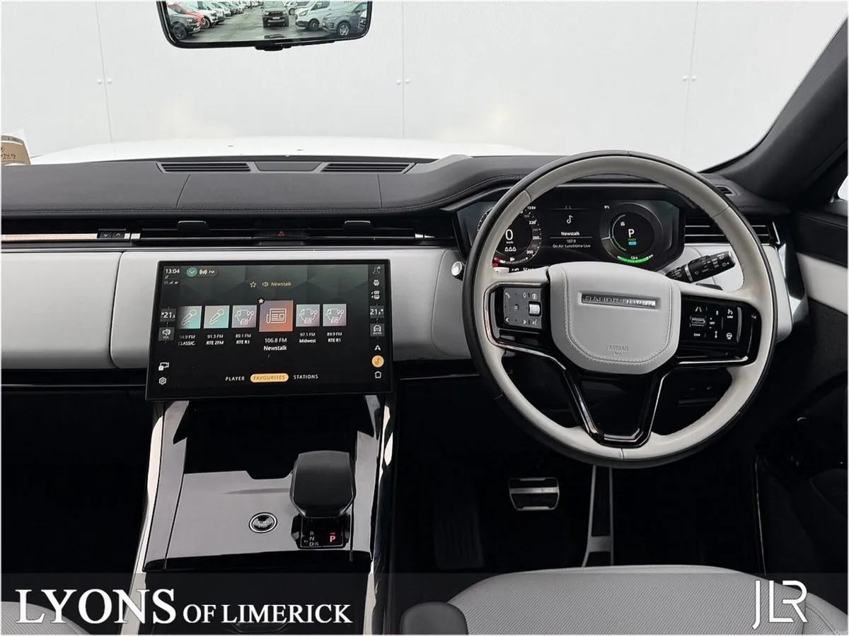 Land Rover Range Rover Sport HSE 3.0 PHEV Dynamic - Image 4