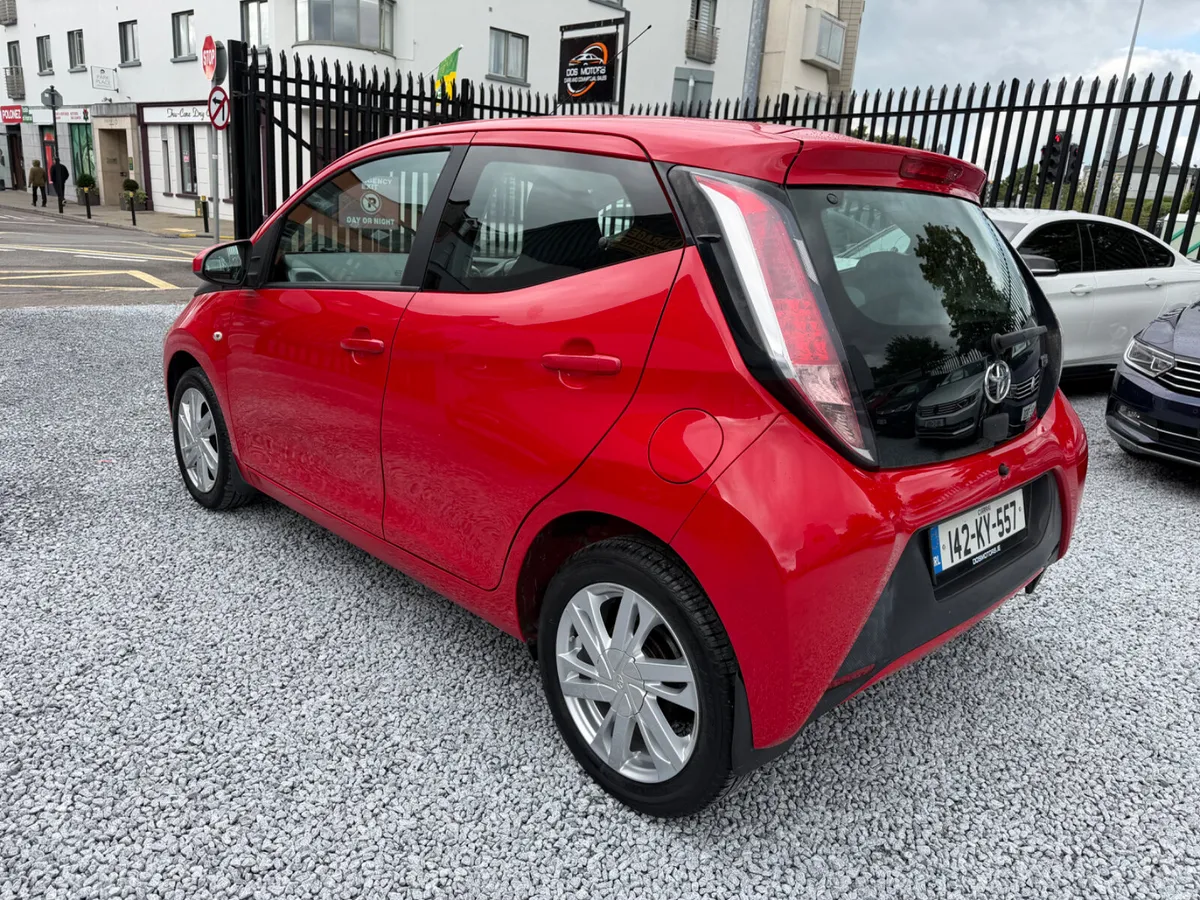 *TINY KM* 2014 (142) Toyota Aygo 1.0 X-Play - Image 5