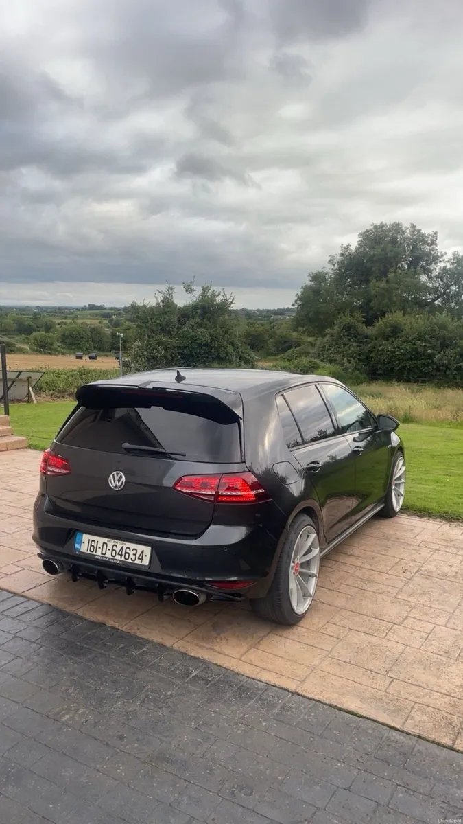 VW GOLF GTE HIGHEST SPEC - Image 4
