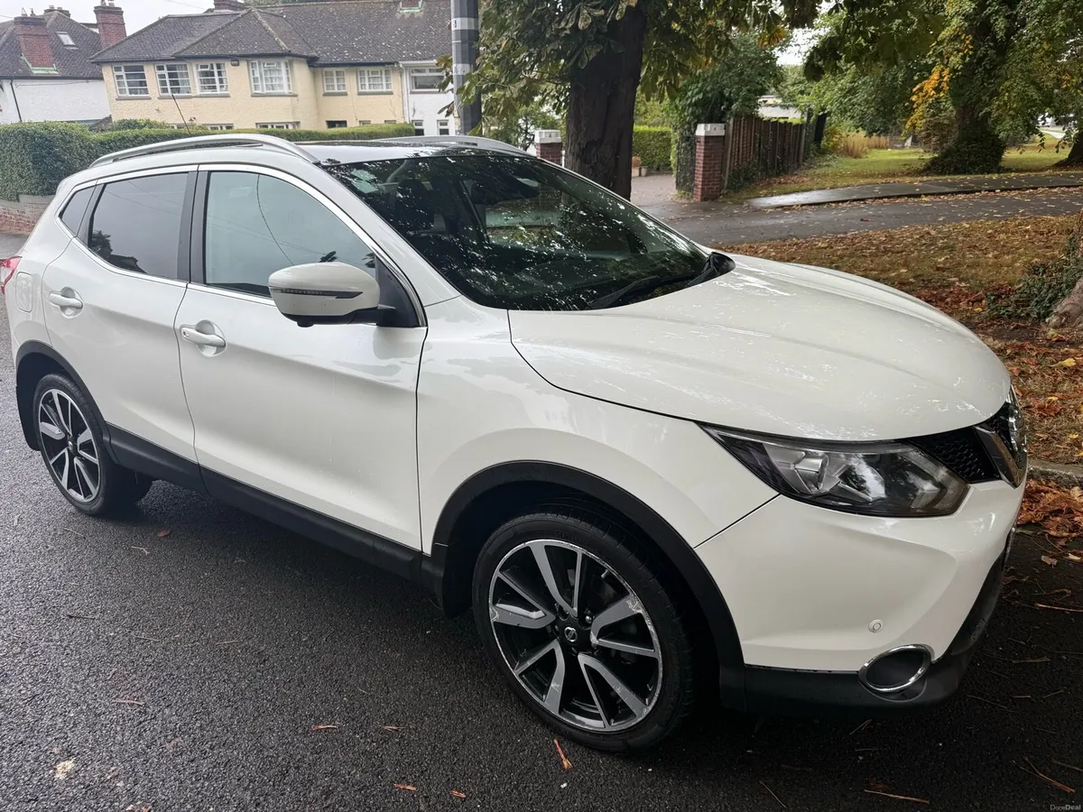 2015 Nissan Qashqai SVE Leather Sunroof Sat Nav - Image 1