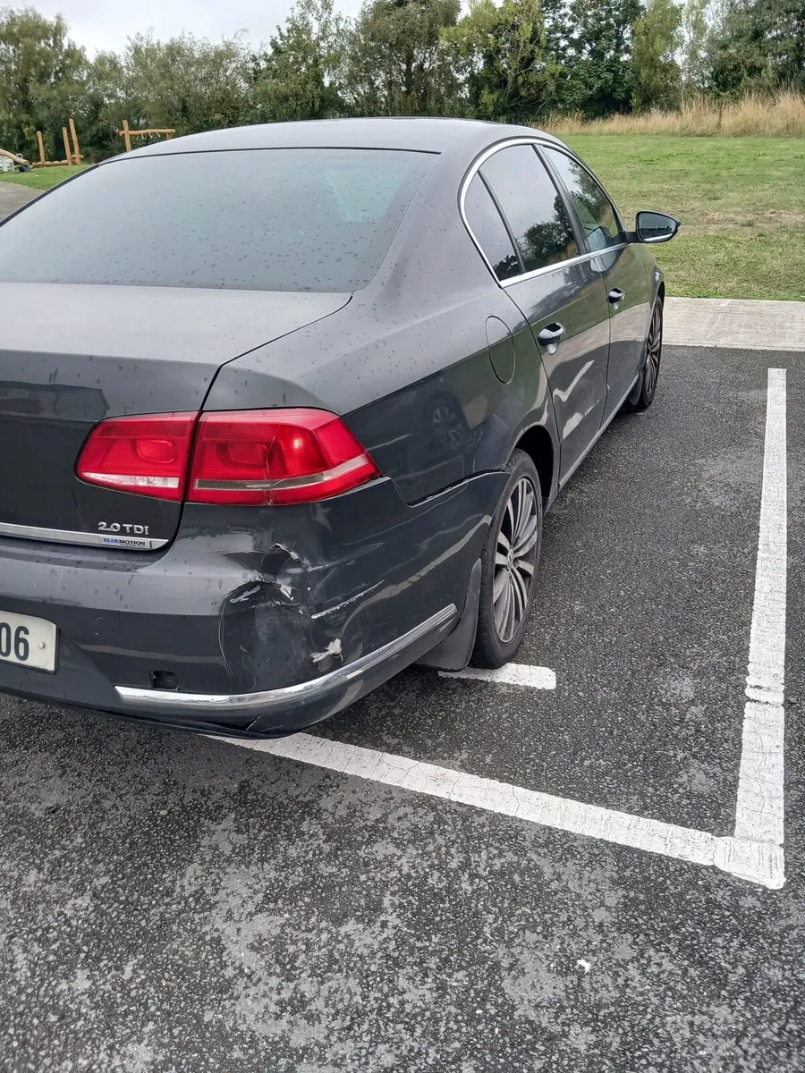 2011 vw passat - Image 4