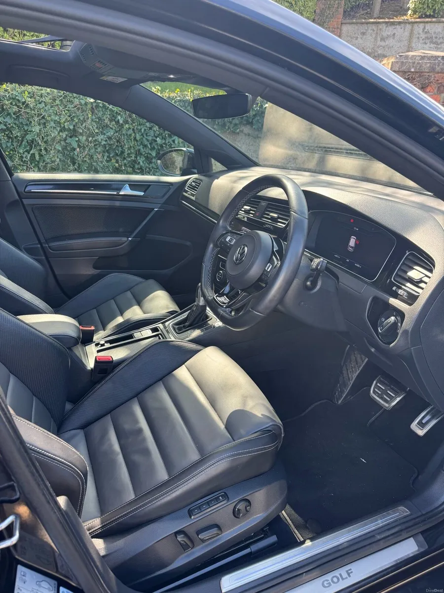 Volkswagen Golf R - Image 3