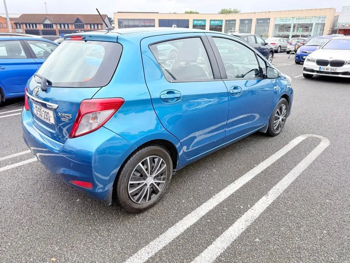 2012 Toyota Yaris - Image 5
