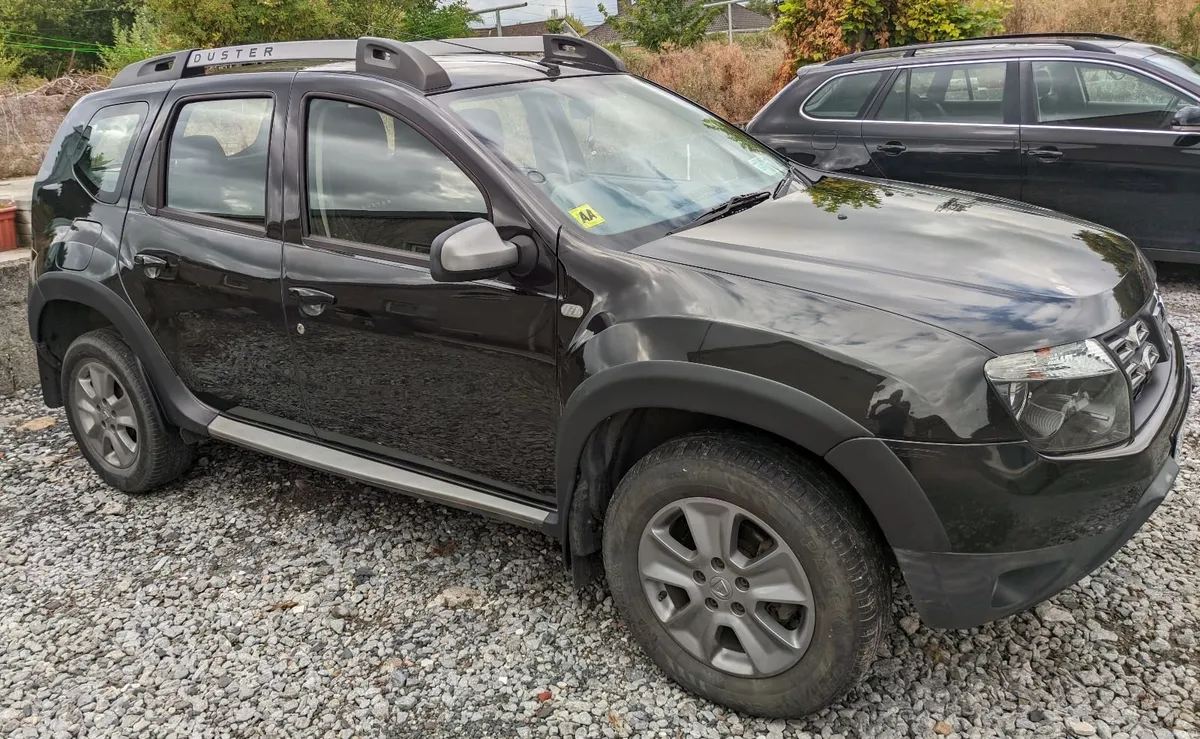 Dacia Duster Black Signature 2015 174k km - Image 2