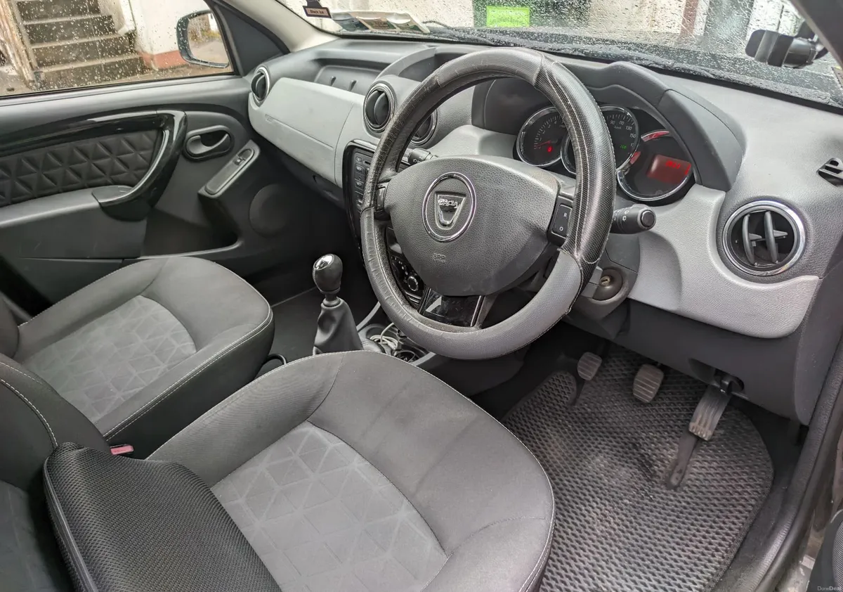 Dacia Duster Black Signature 2015 174k km - Image 6