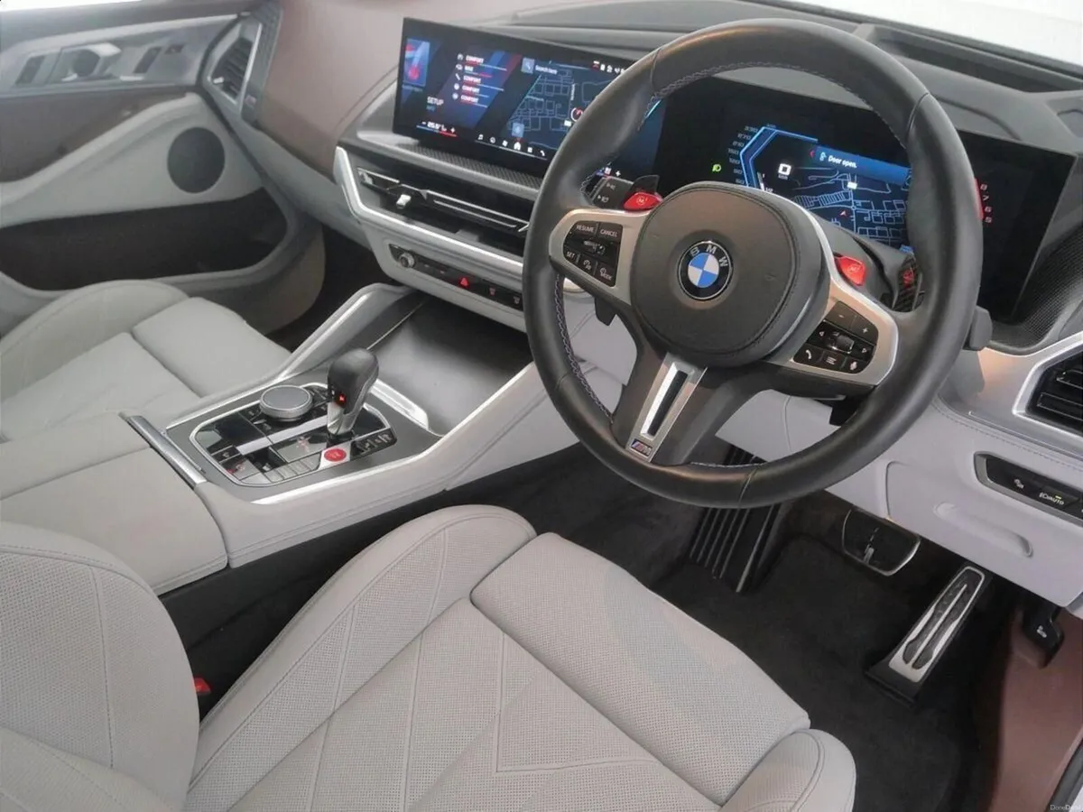BMW XM 50e - Image 6