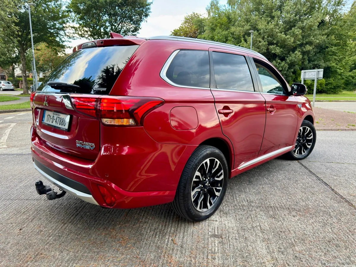 Mitsubishi Outlander 2.0 PHEV Juro 4WD Automatic - Image 3